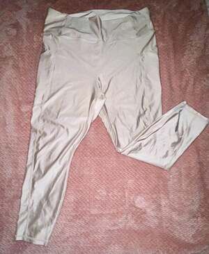 Fabletics High-Waisted Leggings Size 3X‎